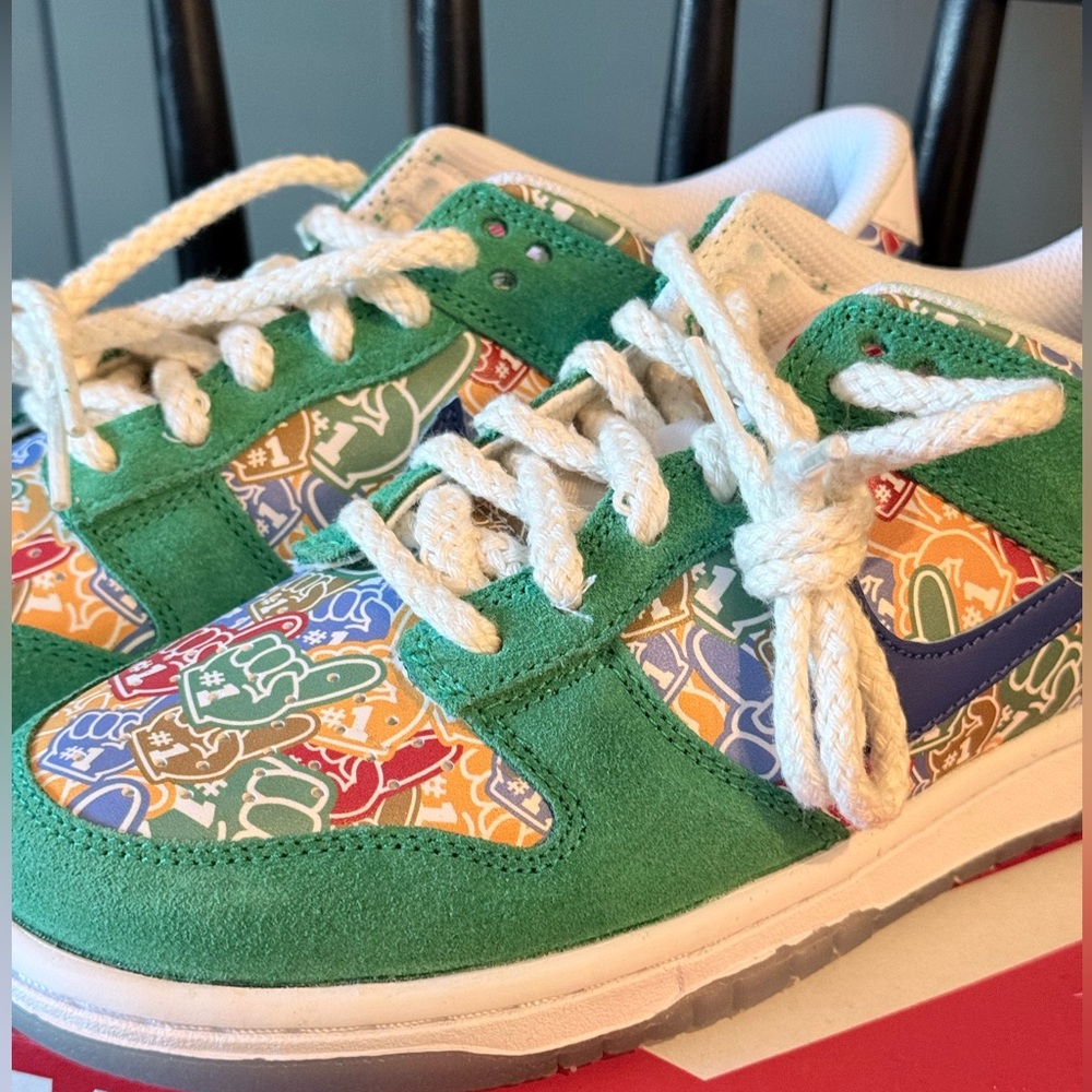 NIB Nike Dunk Low “Foam Finger” 5.5Y/7-7.5W